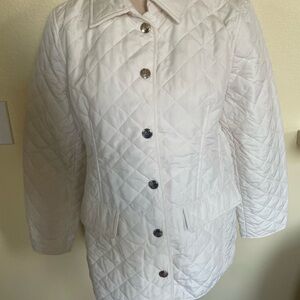 New White Quilted  Jacket fit medium/ large
Light and versatile